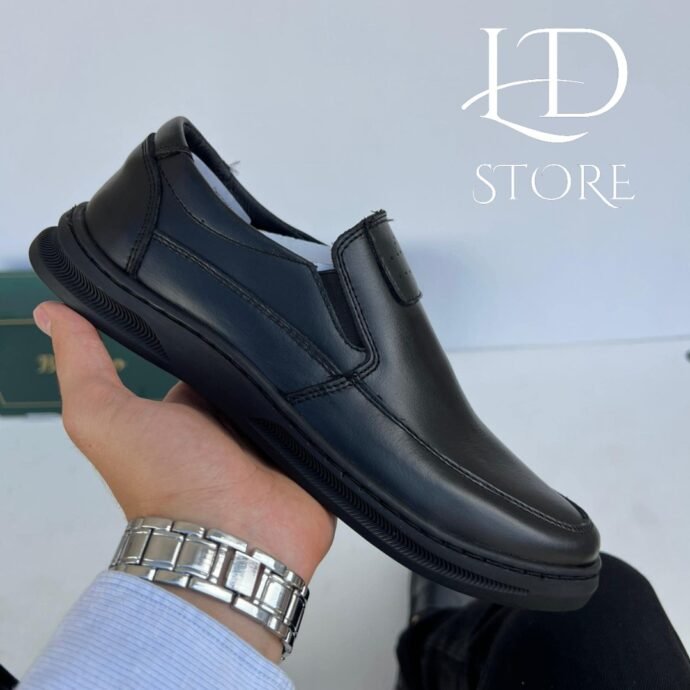 " صباط سليب أون (Slip-On) من الجلد الطبيعي ... ستيل كلاس✨ وراحة تدوم "